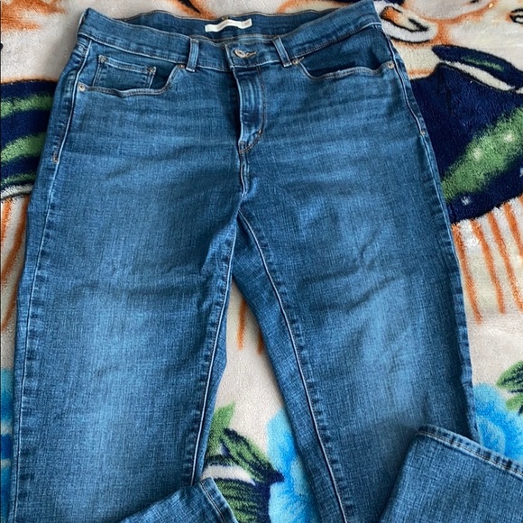 Size 31 Levi jeans - Picture 1 of 3
